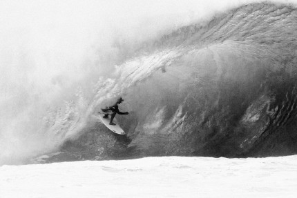 Photo surf, tube. Pipe - Monocrome. Cliché noir et blanc